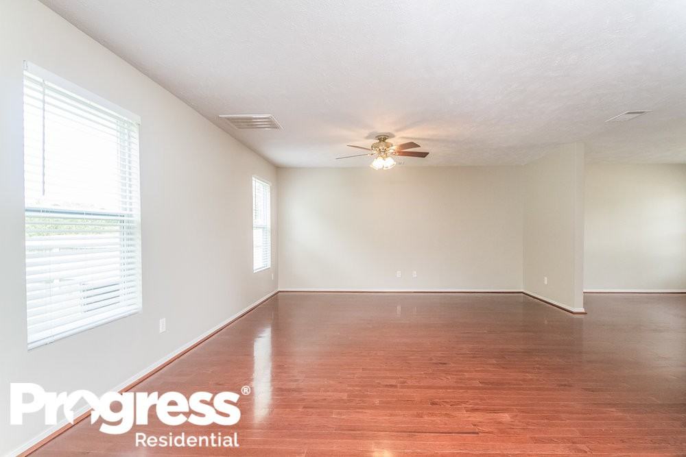 5153 Sunsail Dr - Photo 3 of 23