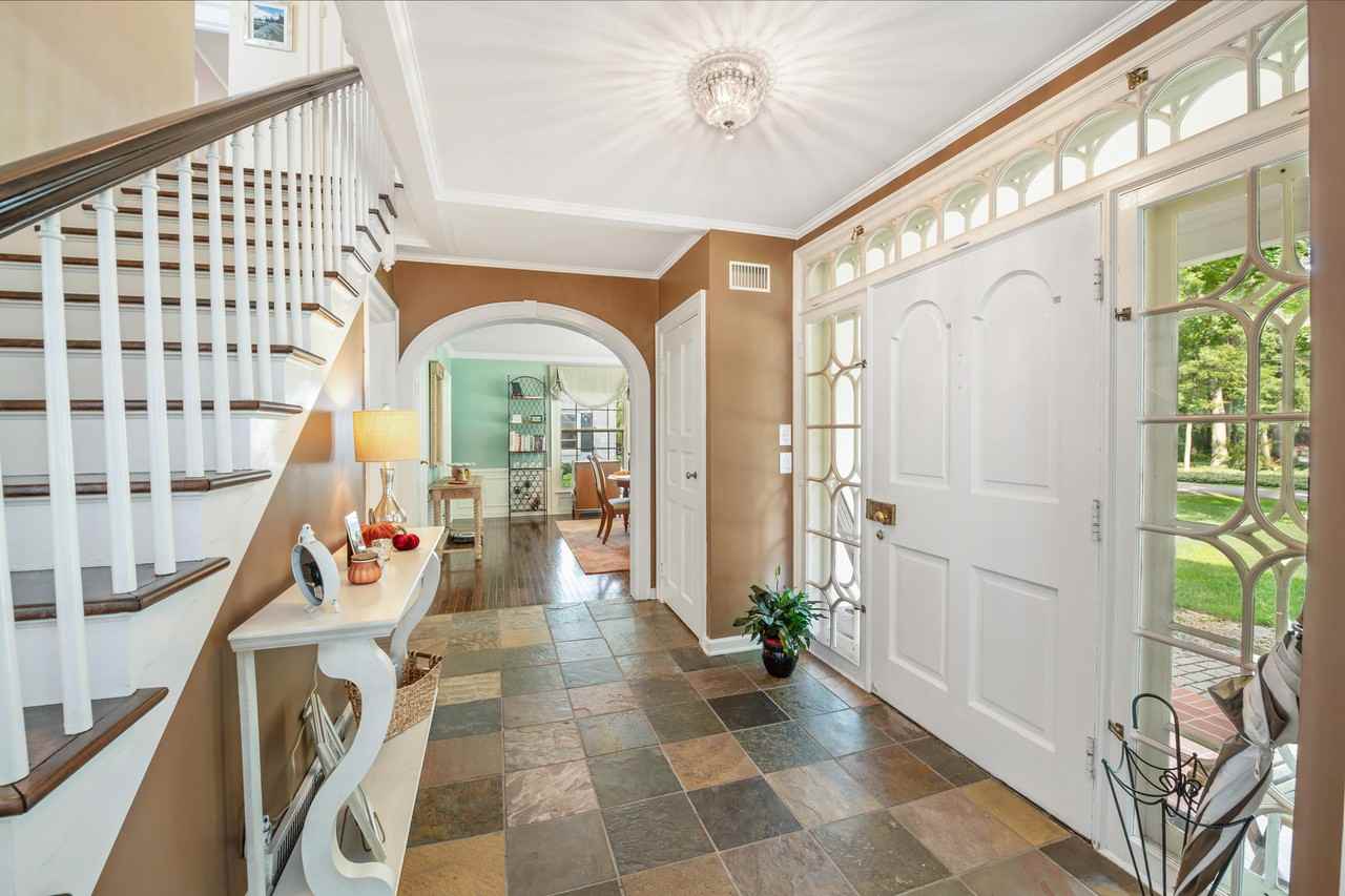 6841 N Barnett Ln - Photo 2 of 22