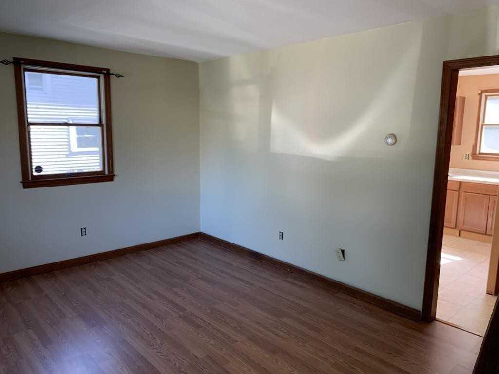 15 Bevier St Unit 1 - Photo 3 of 8