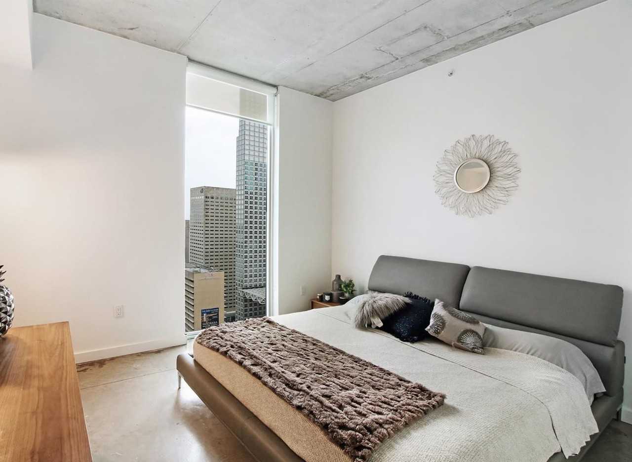 151 Southeast 1st Street - Photo 3 of 6