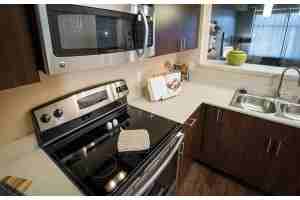 Elan Redmond - Photo 3 of 10