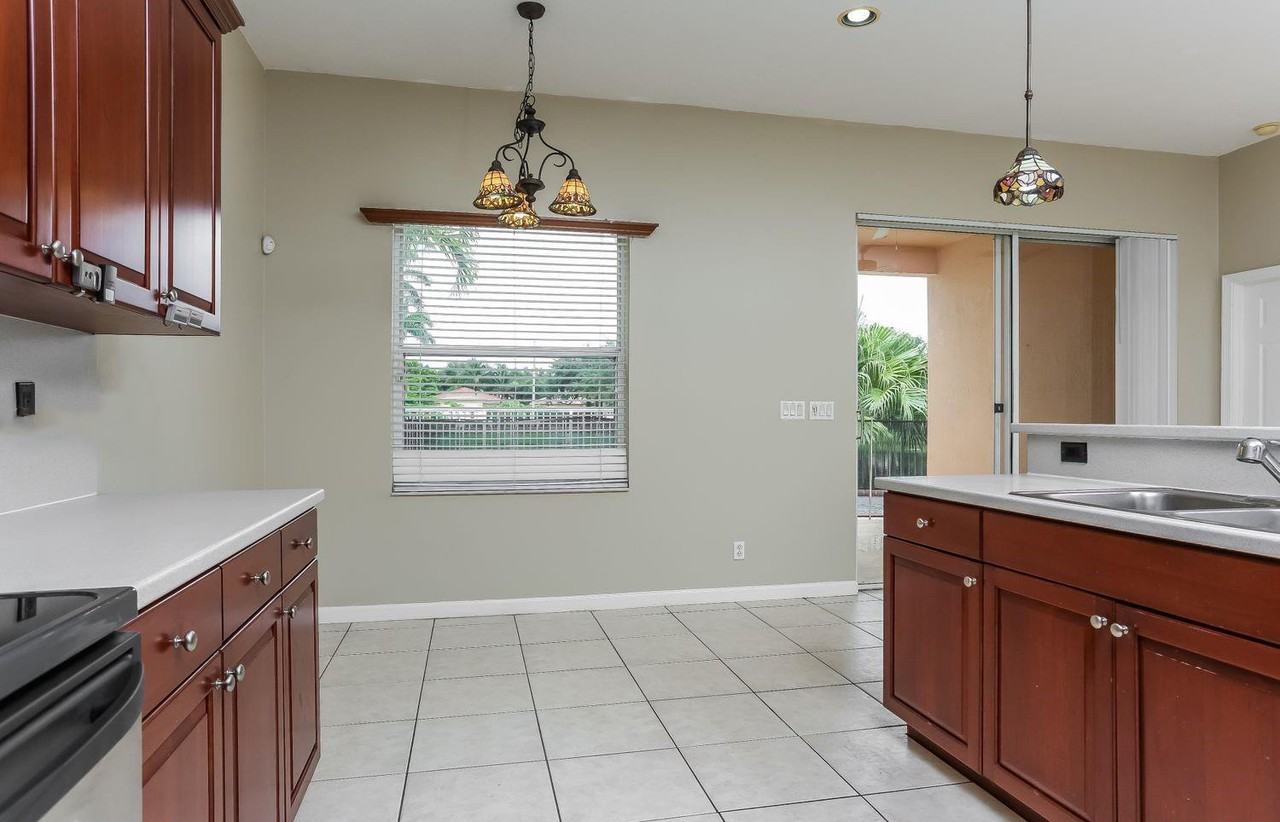 4411 NW 41st Pl - Photo 2 of 9