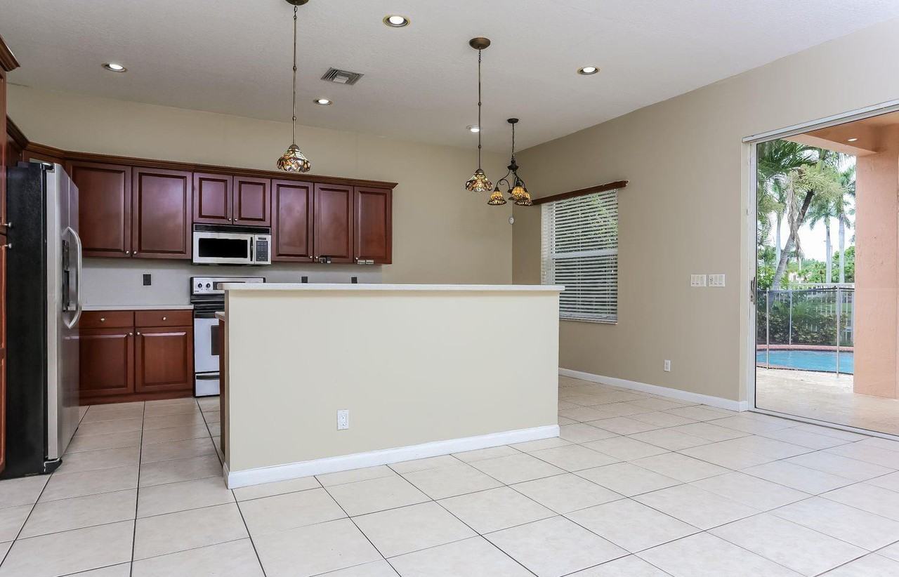 4411 NW 41st Pl - Photo 3 of 9