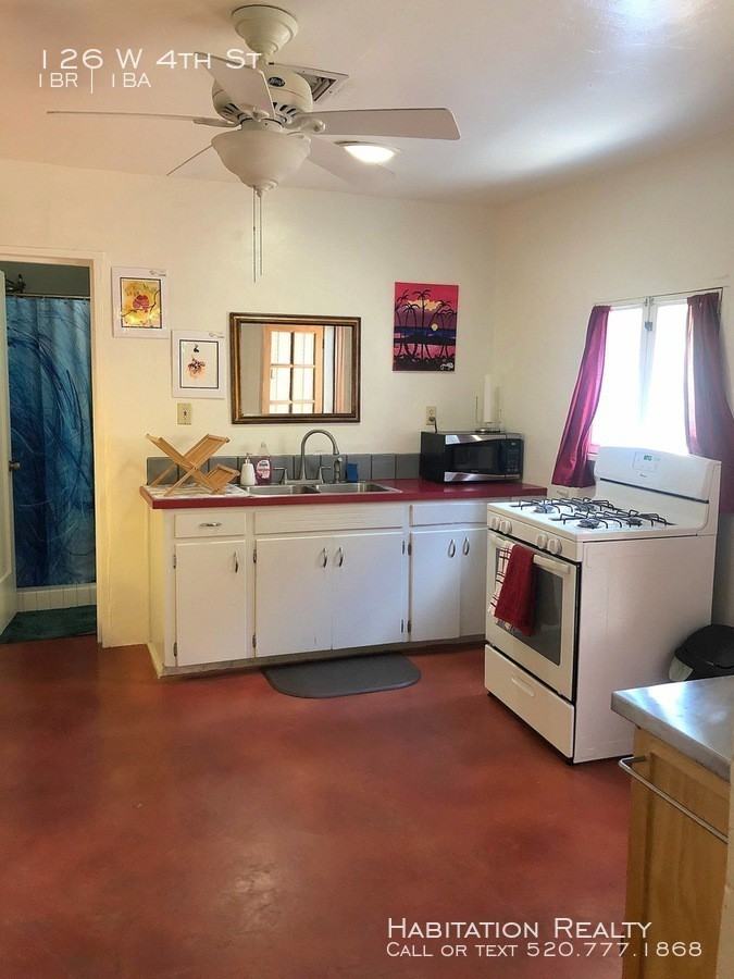 126 W 4th St - Photo 3 of 14