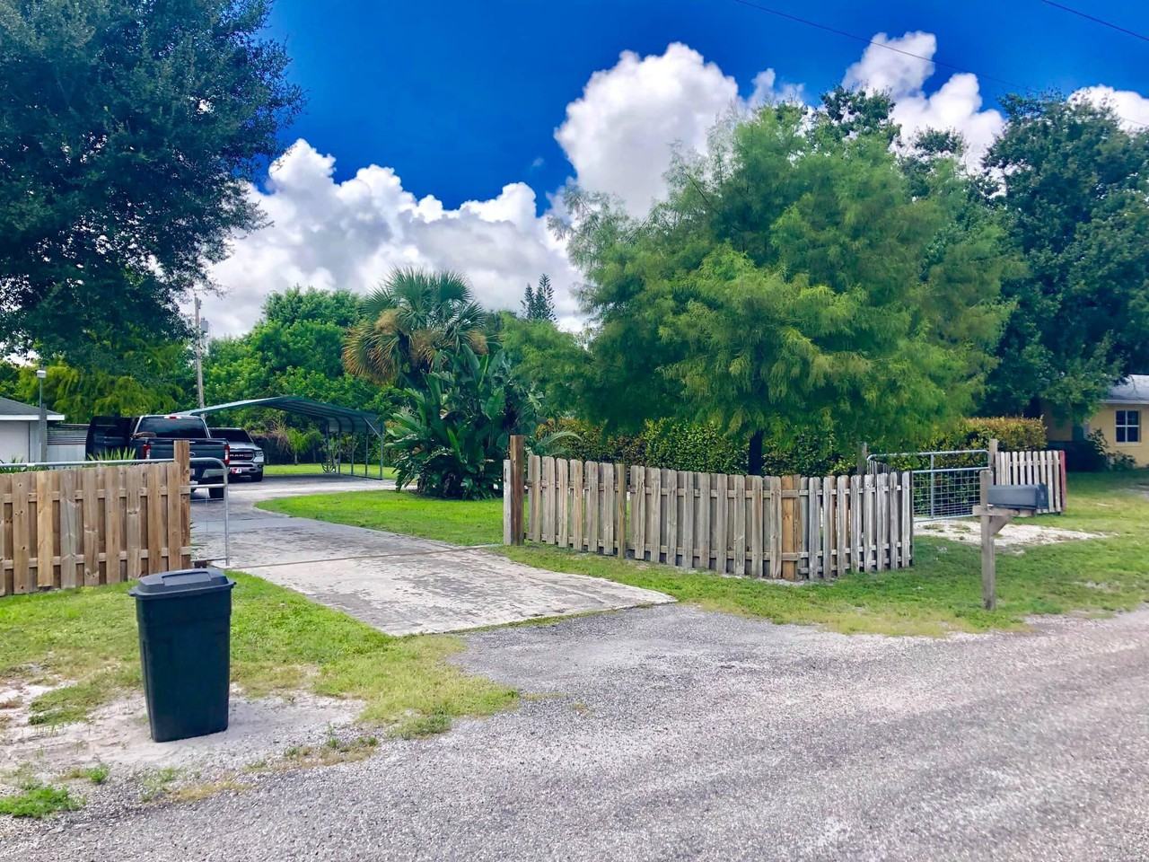 2535 Iroquois Av Avenue - Photo 2 of 27