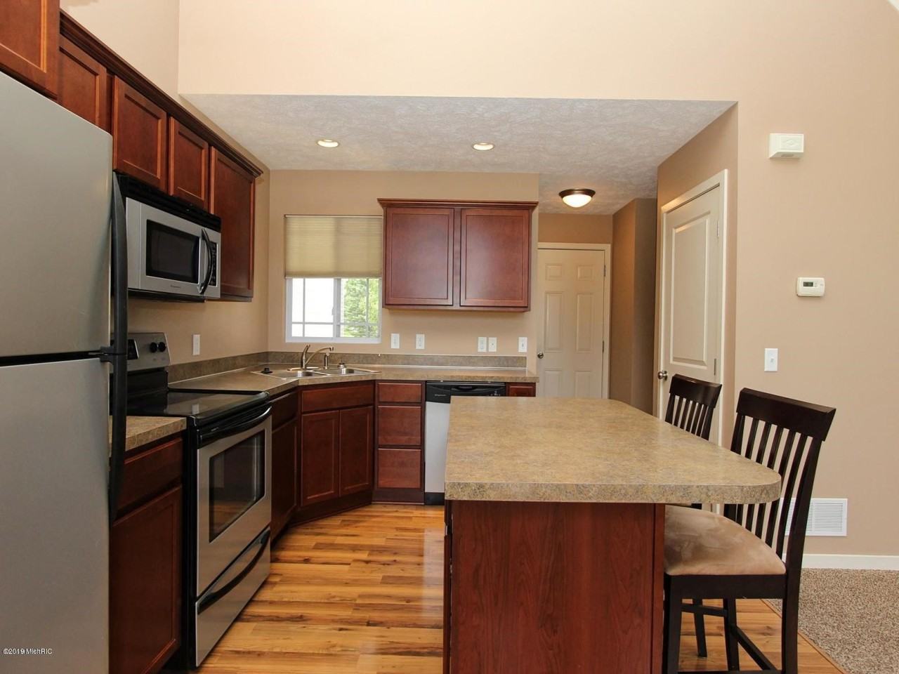 7364 Sierrafield Court - Photo 3 of 23