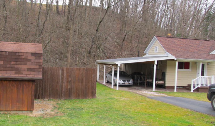 525 East 39th Street - Photo 2 of 3