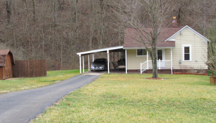 525 East 39th Street - Photo 3 of 3