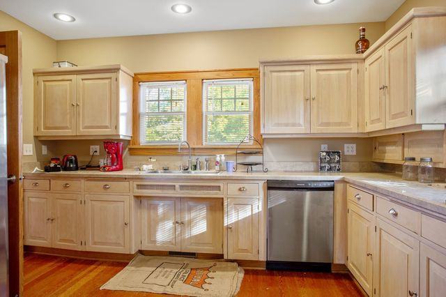 2345 Randolph - Photo 3 of 15