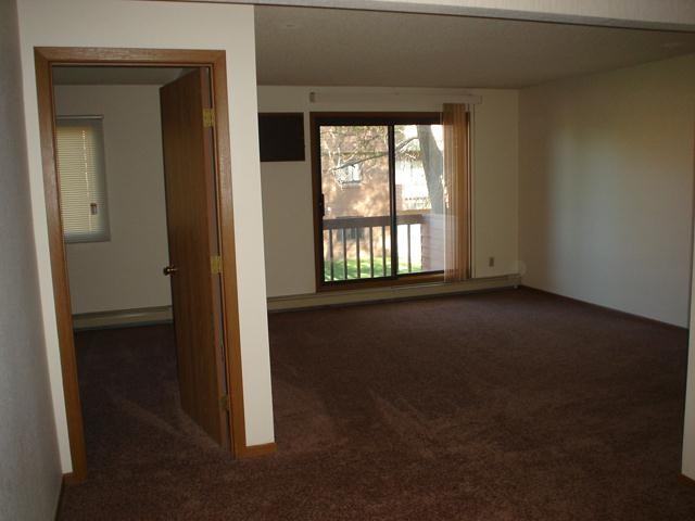 Oakshire Apartments - Photo 3 of 9