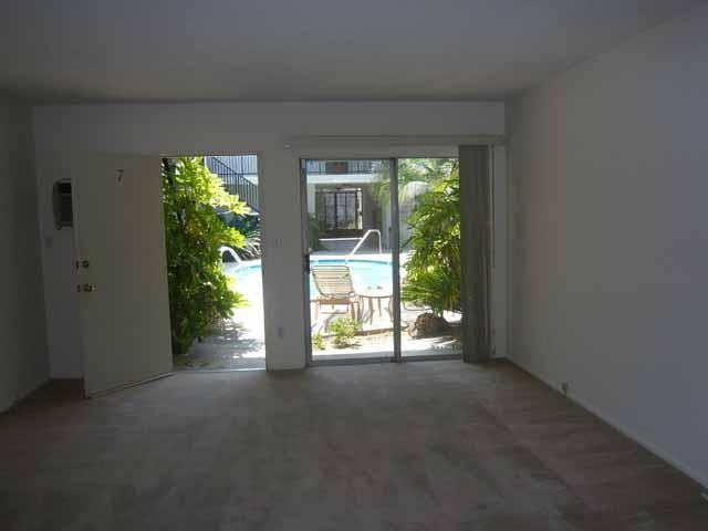 Court View Apartments - Photo 2 of 10