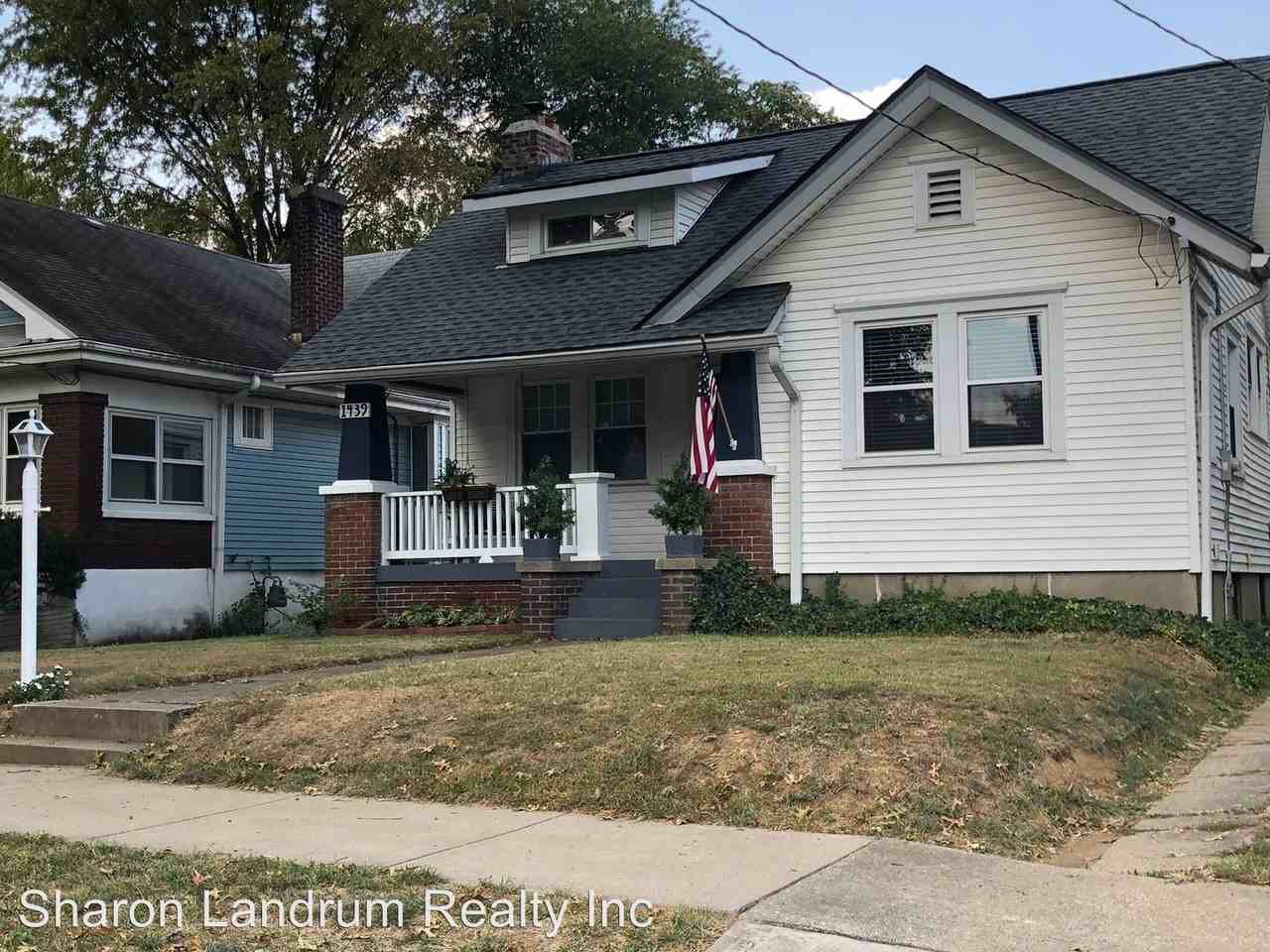 1439 Goddard Ave - Photo 2 of 26