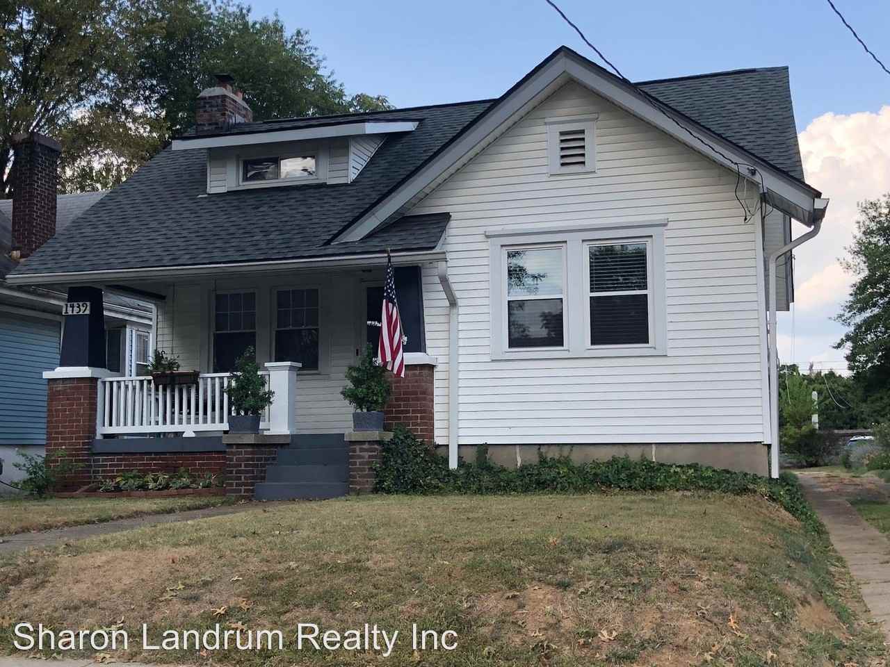 1439 Goddard Ave - Photo 3 of 26