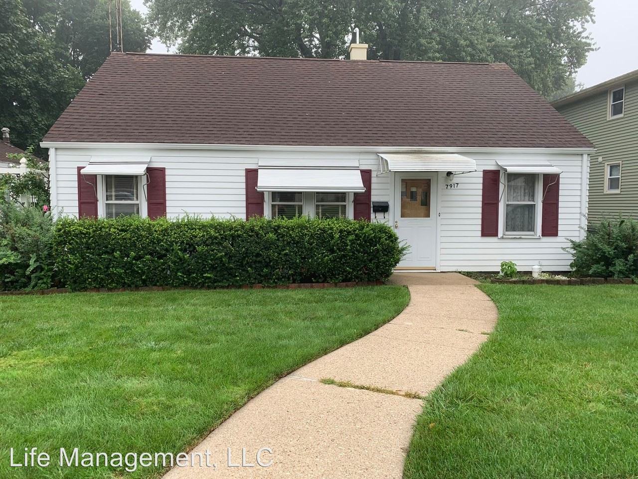 7917 39th Avenue - Photo 2 of 28