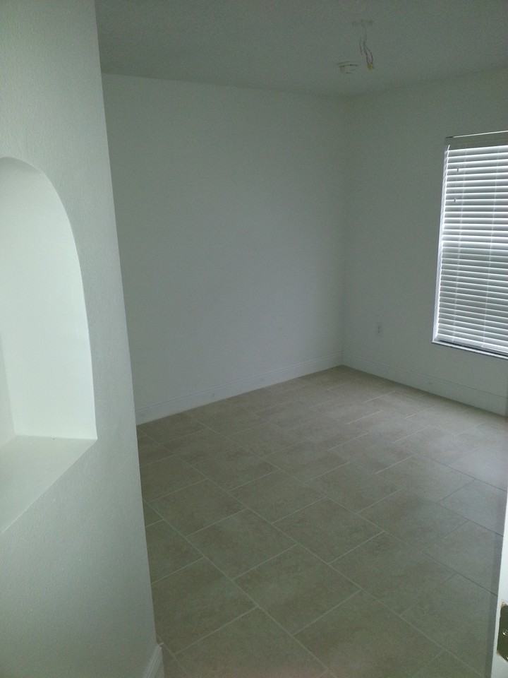 408 Thornbush Pkwy - Photo 2 of 10