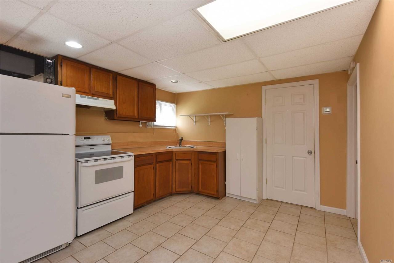 11 Holly Dr - Photo 3 of 8
