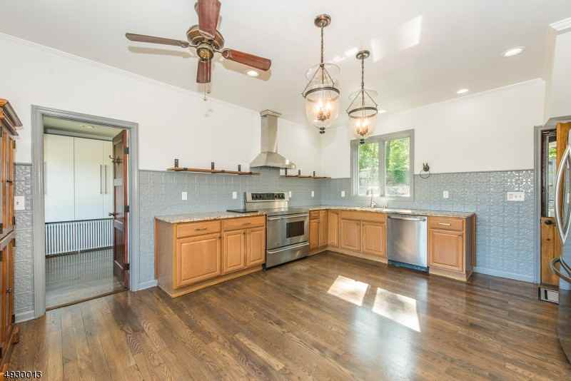 15 Whitehall Rd - Photo 3 of 24