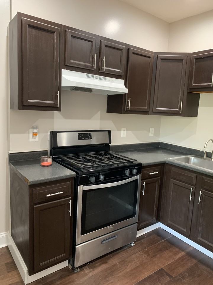 1722 N Pulaski St - Photo 3 of 9