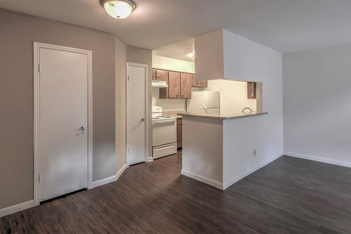 LaMonte Park Townhomes - Photo 4 of 10