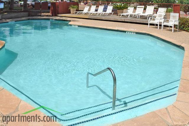 University Club Hunstville & Paper Moon - Photo 2 of 17