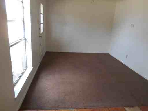 4104 NE 4th St - Photo 3 of 5