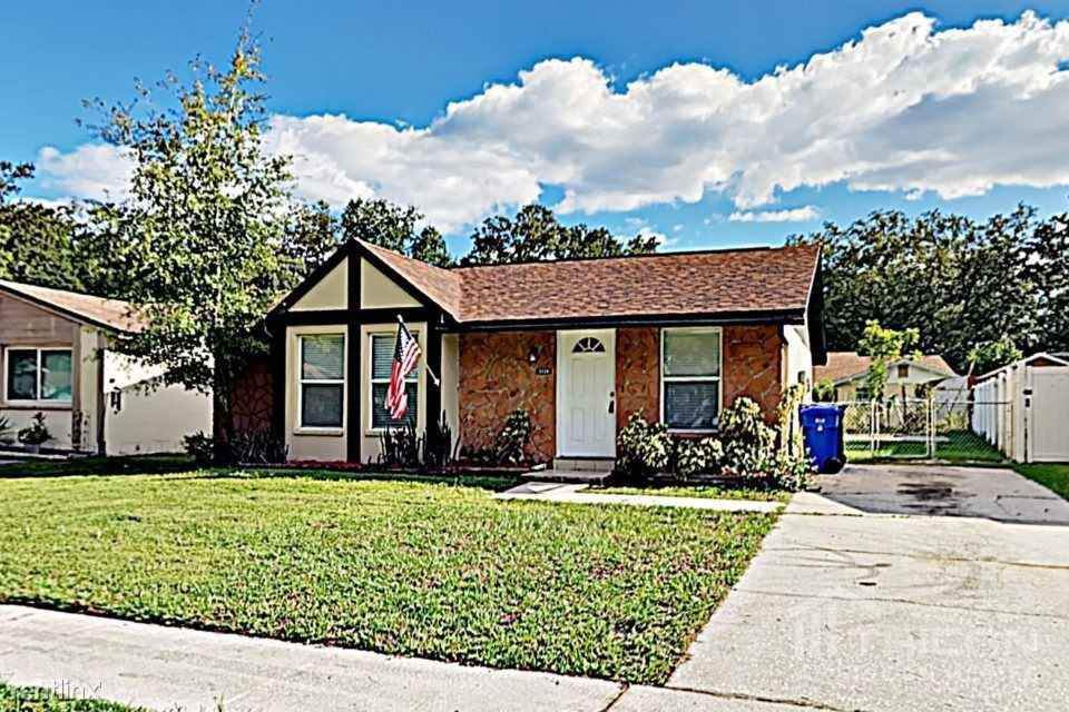 3224 Saddlebrook Avenue - Photo 2 of 17