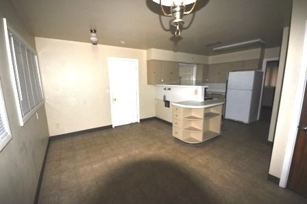 924 N Douglas Ave - Photo 2 of 17