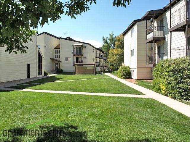Parkwood Place Apartments - Photo 2 of 17