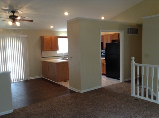 103 Carriage Hill Dr - Photo 2 of 13