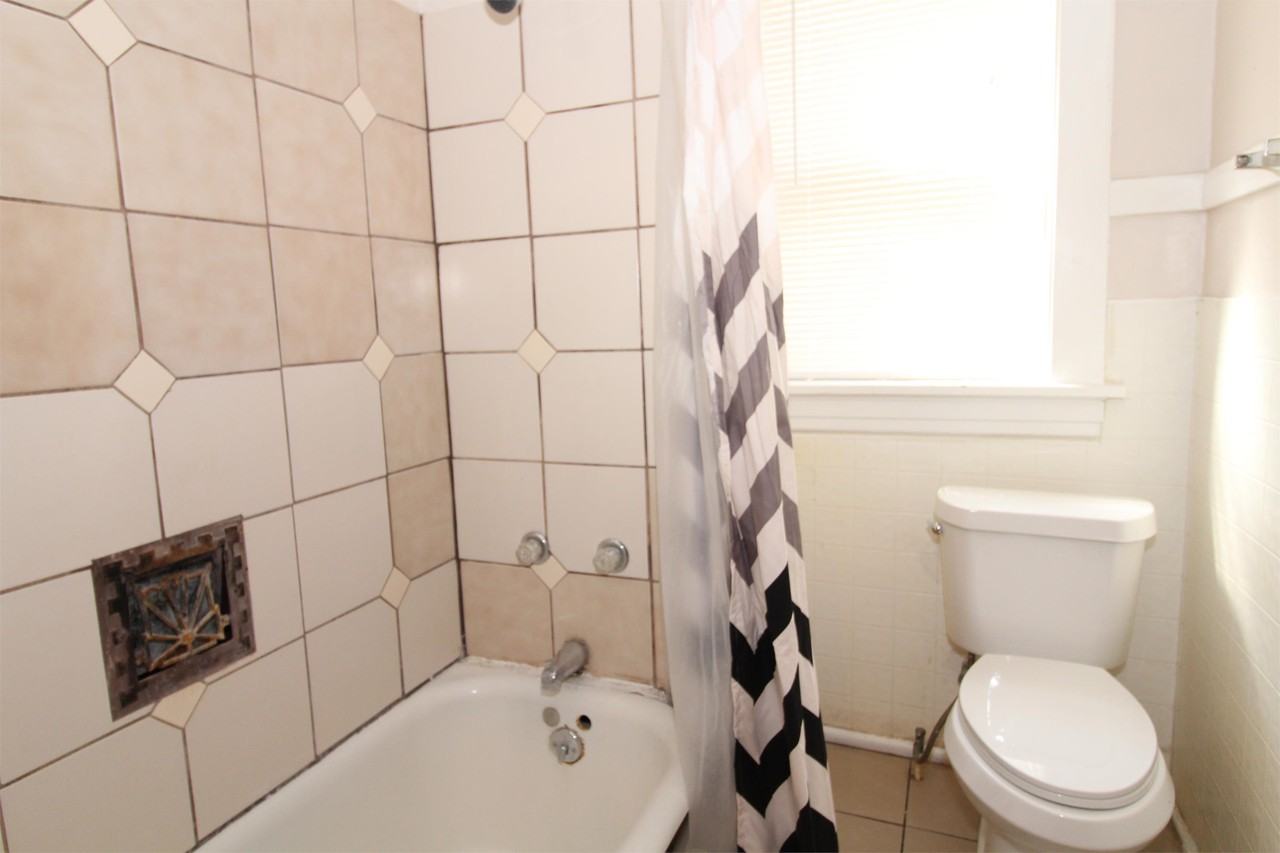 3543 Iowa Ave. - Photo 3 of 7