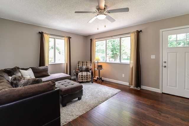 19360 Church Street - Photo 3 of 32