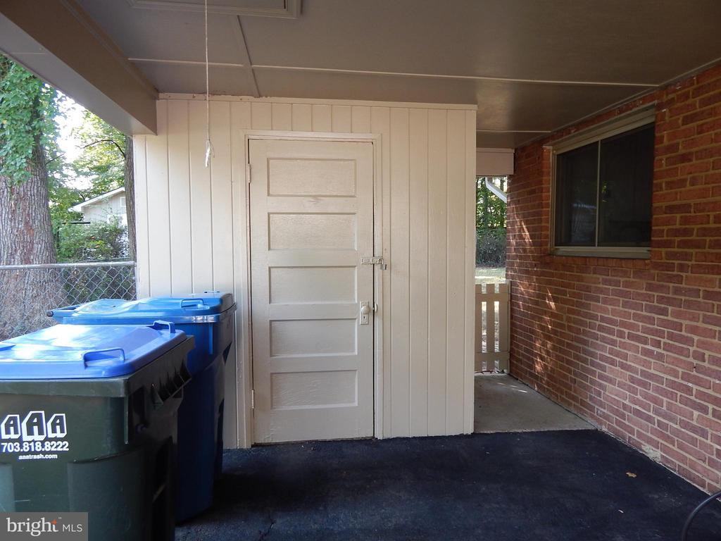 7211 Leesville Blvd - Photo 2 of 16