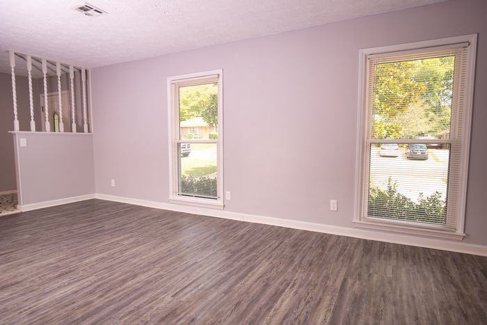 2124 East Aberdeen Drive - Photo 2 of 8