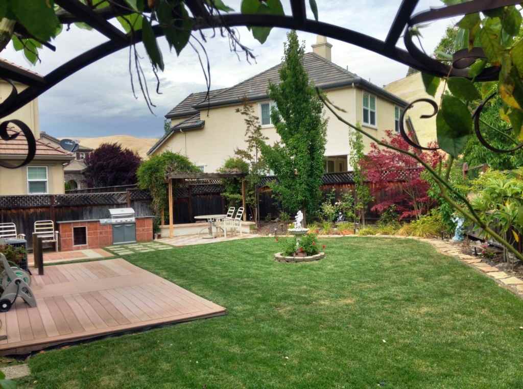 7260 Willow Creek Circle - Photo 2 of 29