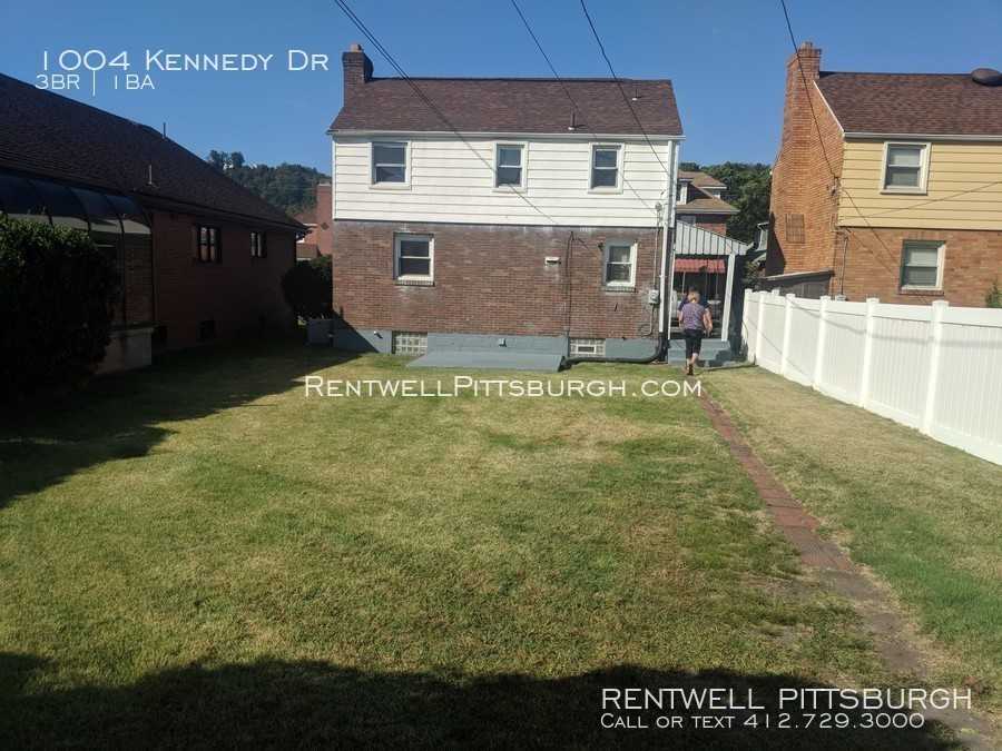 1004 Kennedy Dr - Photo 2 of 7