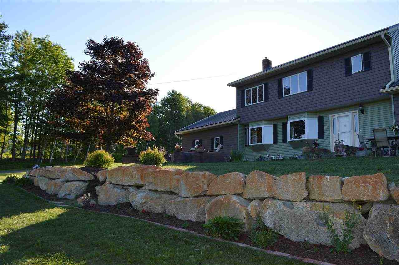 10 Blueberry Lane - Photo 2 of 36