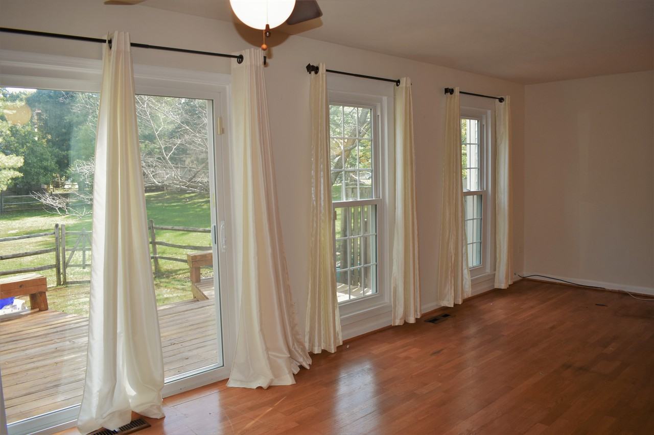 17603 Longview Ln - Photo 3 of 22