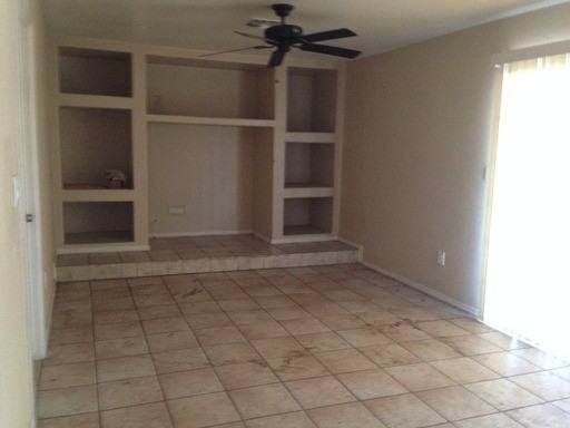 1609 N 52nd Dr - Photo 2 of 3