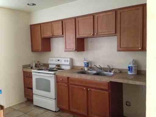 1609 N 52nd Dr - Photo 3 of 3