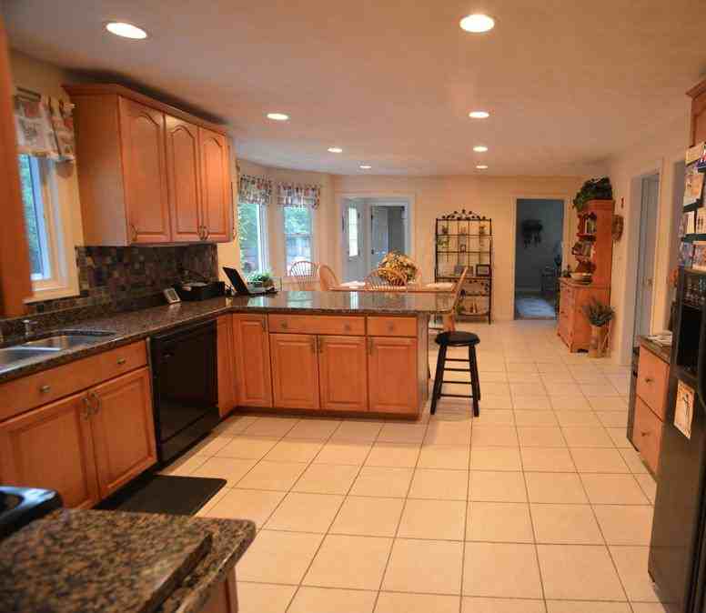 10 Ashwood Dr. - Photo 3 of 20