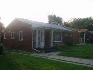 24271 Kenosha St - Photo 2 of 3