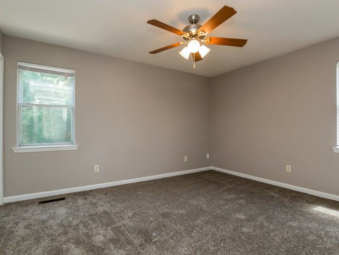 1244 Grand Boulevard - Photo 3 of 8