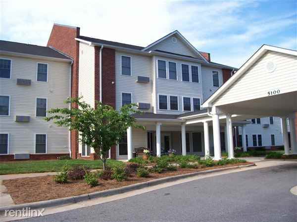 Hunt Park Apartments - Photo 2 of 4