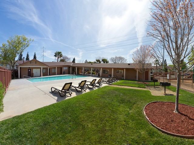 Rosedown Apartments - Photo 3 of 14