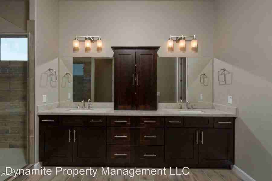 1520 W Wildfield Rd - Photo 3 of 7