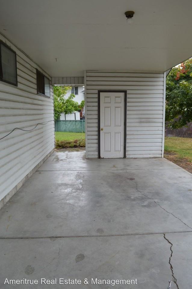 129 W 880 S - Photo 3 of 5