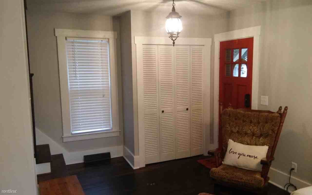 508 1/2 1/2 E Hamtramck St - Photo 2 of 10