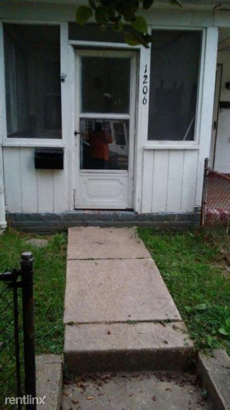 1206 Pine Ln - Photo 2 of 16