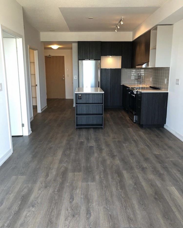 4532 Erin Mills Parkway - Photo 3 of 7