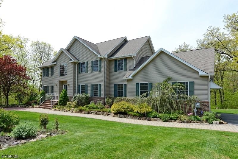 9 Valhalla Way - Photo 2 of 25